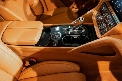 Bentley Bentayga V8 Mulliner_16