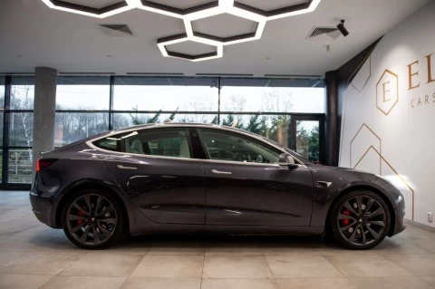 Tesla Model 3 Performance_5