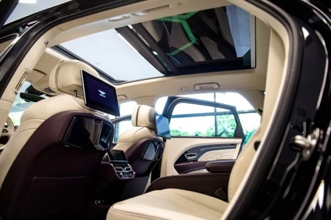 Bentley Bentayga Extended Wheelbase Azure V8_29