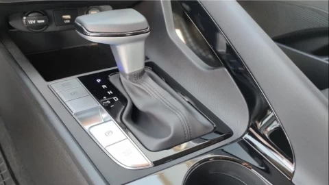Hyundai Elantra 1.6 MPI CVT_14
